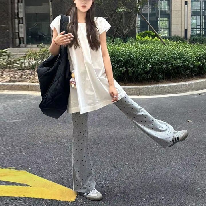 フォーマルカジュアル 優雅なチュニックとドット柄ワイドパンツ