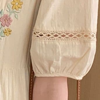 フォーマルカジュアル 花刺繍パフスリーブティアードワンピース