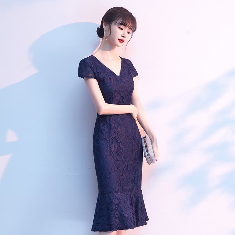 フォーマルカジュアル 優美な佇まい レース裾フレアワンピース