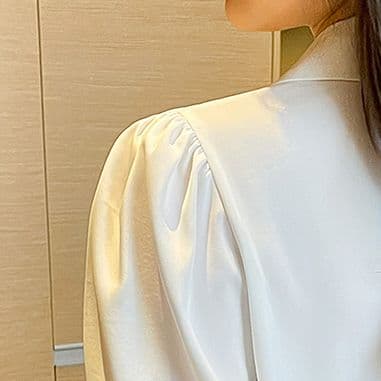 フォーマルカジュアル 優美パフスリーブ襟付きブラウス